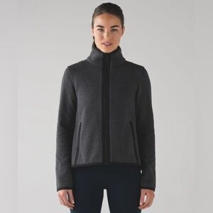Lululemon Its Fleecing Cold Zip Up
Heathered Black / Black sz 4